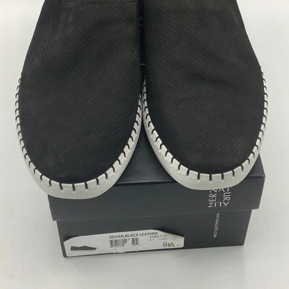 NATURALIZER Black Devan Leather Slip-On Sneakers